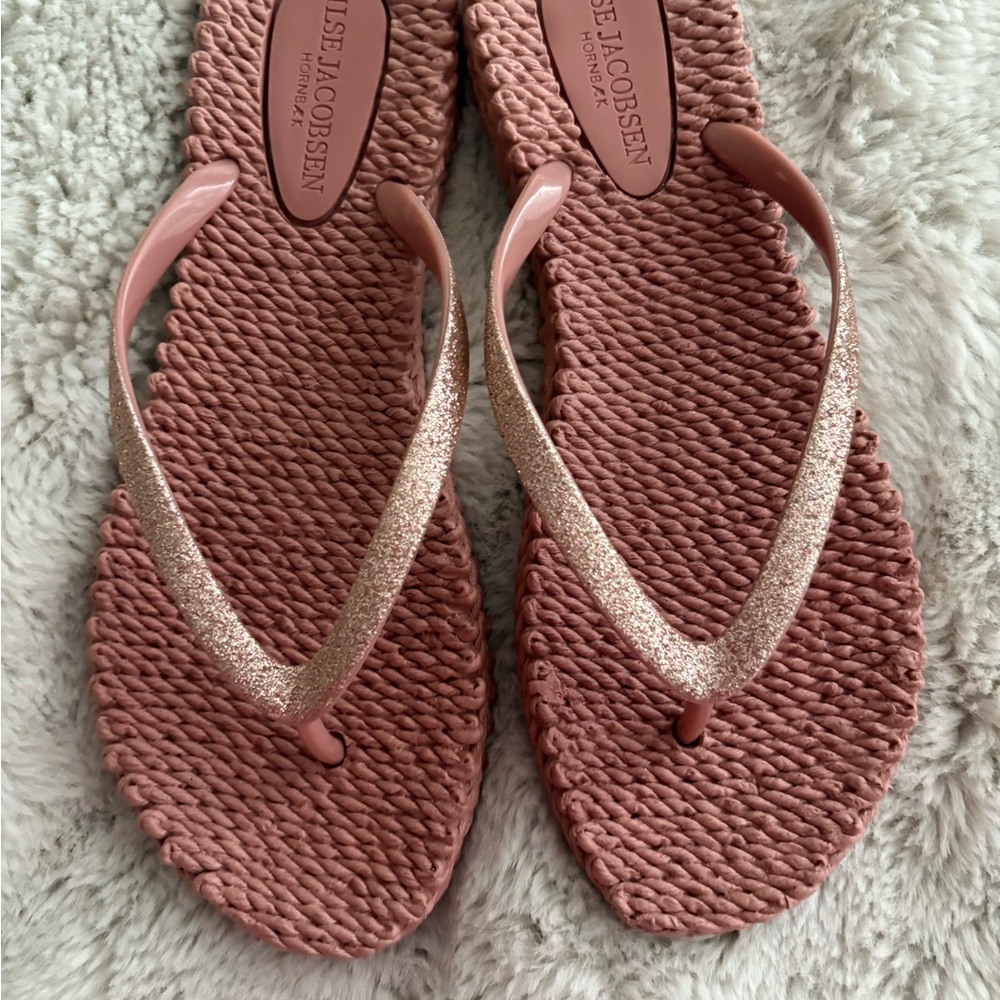 Ilse Jacobsen Pink and Gold Sandals with Woven Footbed Size 7 NWOT